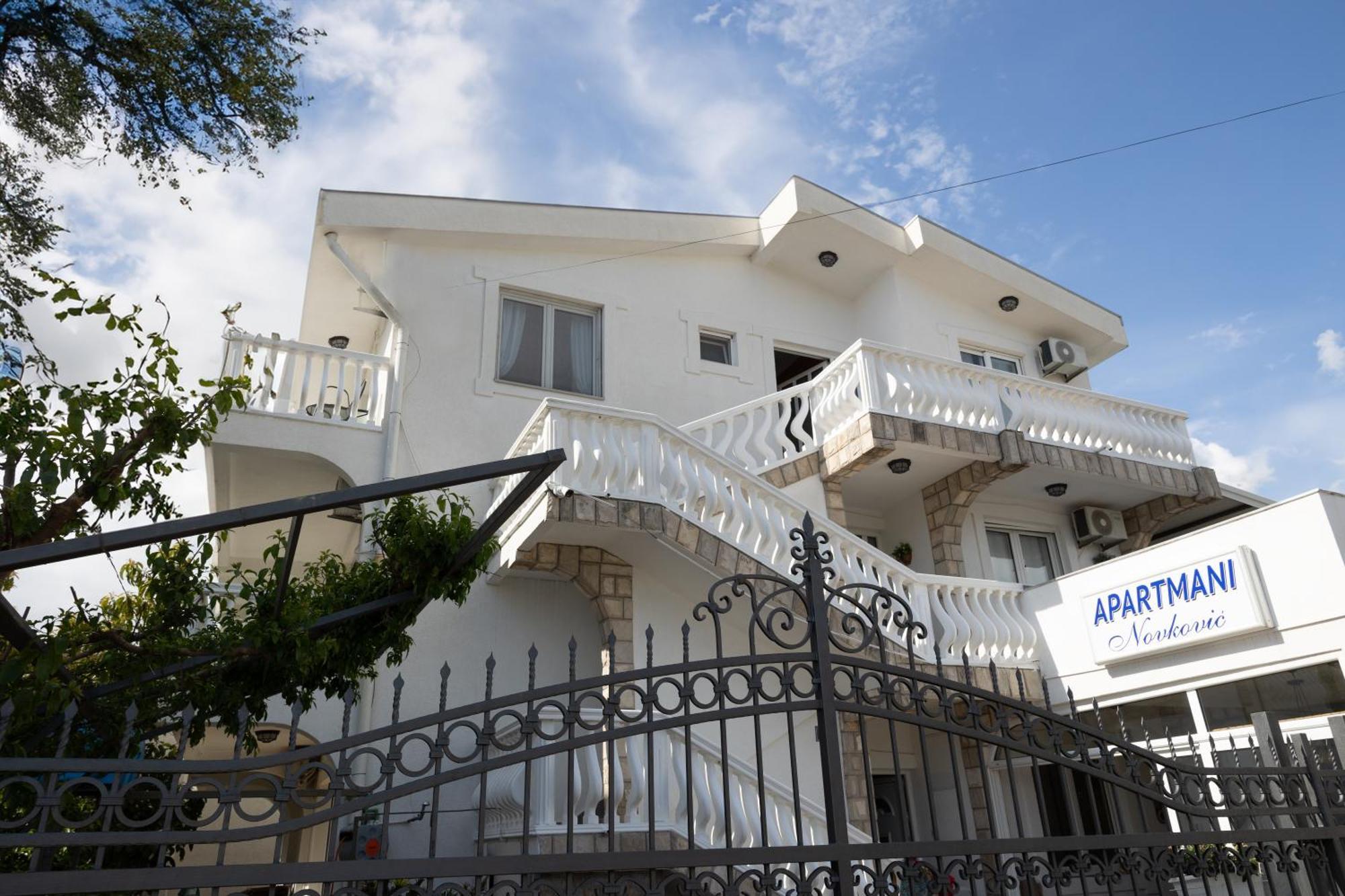 Apartmani Novkovic Бар Екстериор снимка